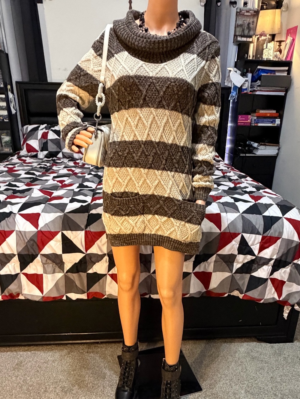 Size M Jeanne Pierre Tunic Length Cable Knit Color Block Sweater Dress with Pock